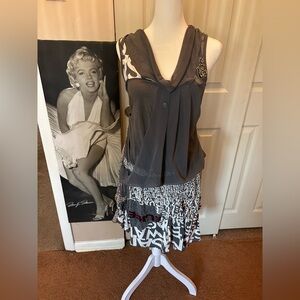 Desigual Y2K Gray and White Patterned Layered dress. 
M
